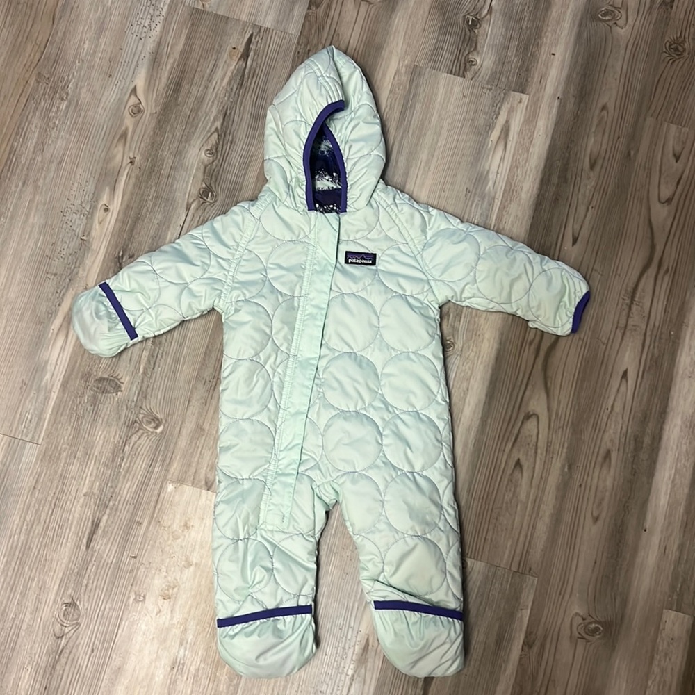 Reversible Patagonia baby bodysuit LIKE NEW